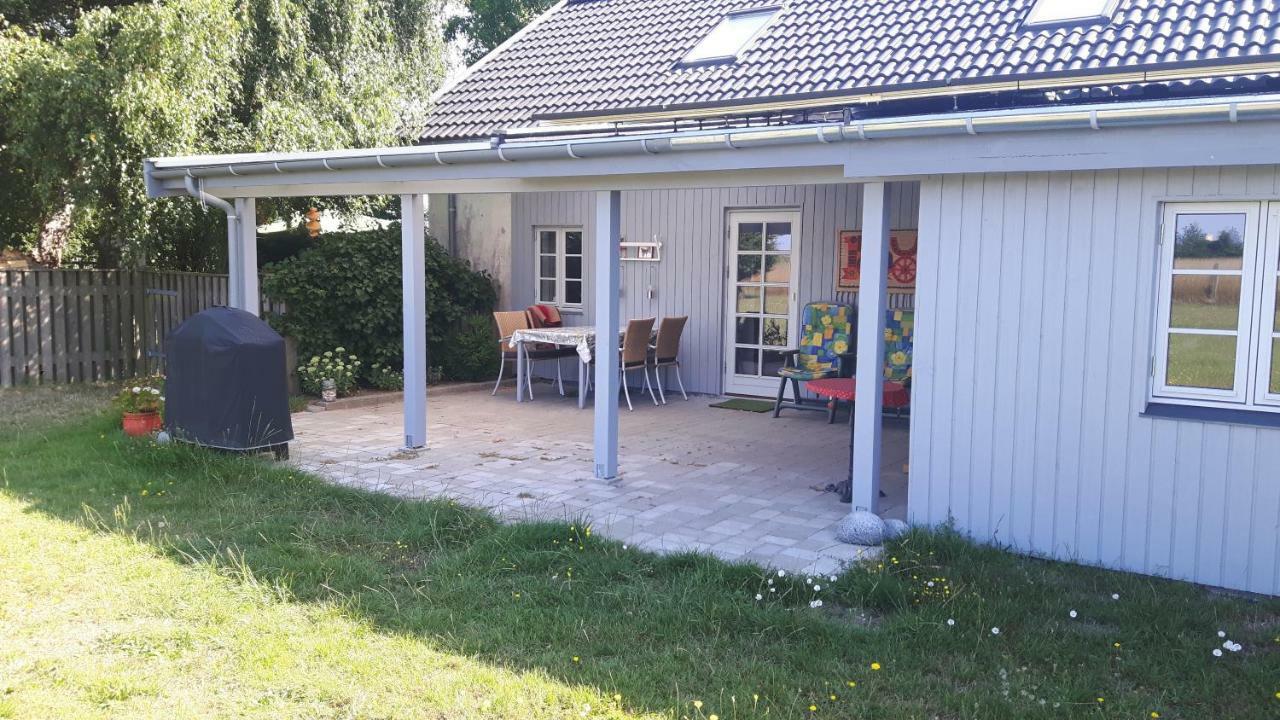 Pelikan Garden 1 Ferielejlighed Max 4 Personer Ved 2 Personer 650,00 Ekstra Personer 150,00 Kr Ekstra Stege Zewnętrze zdjęcie